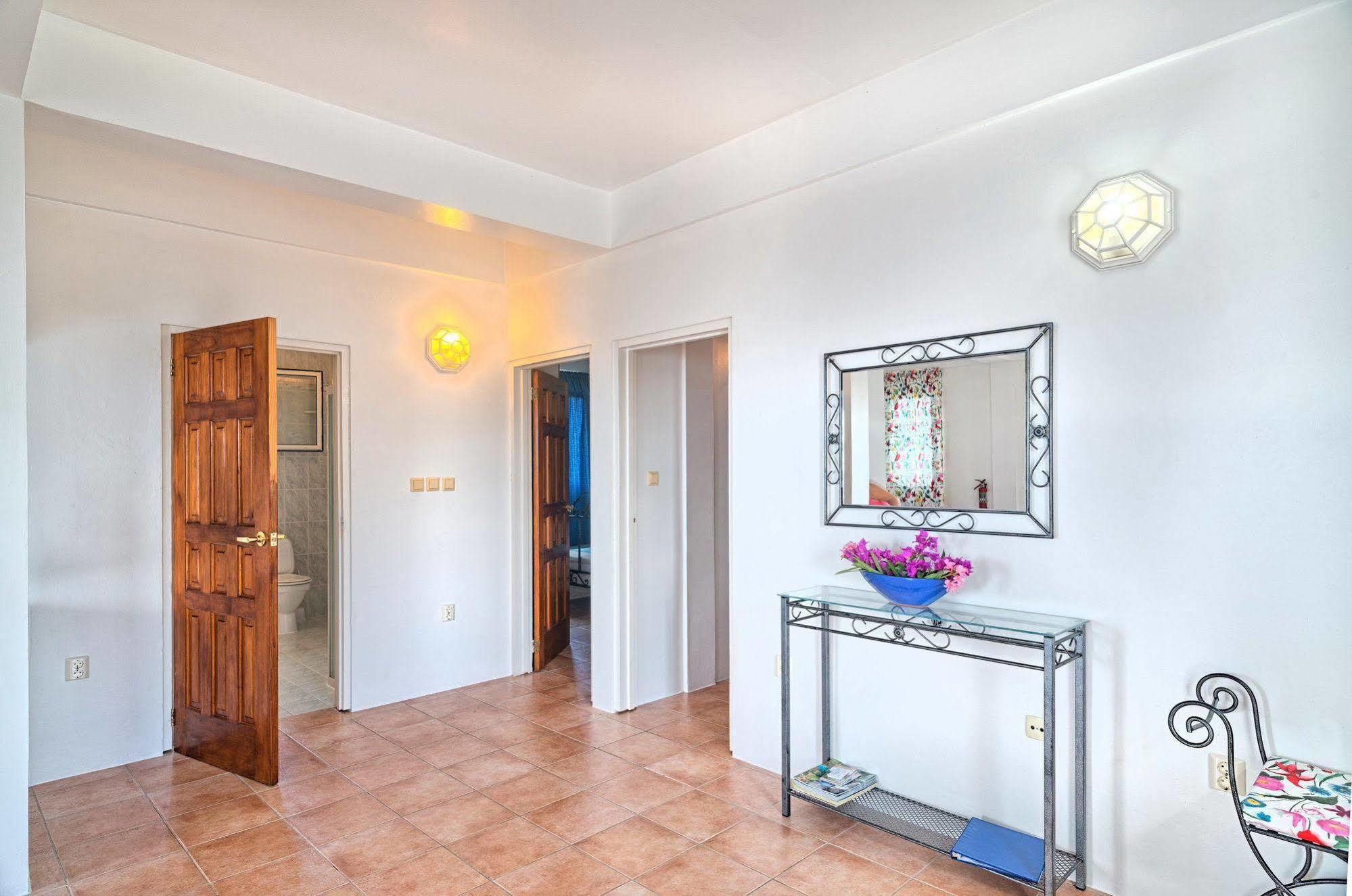 Caribbean Sea View Holiday Apartments Méro المظهر الخارجي الصورة