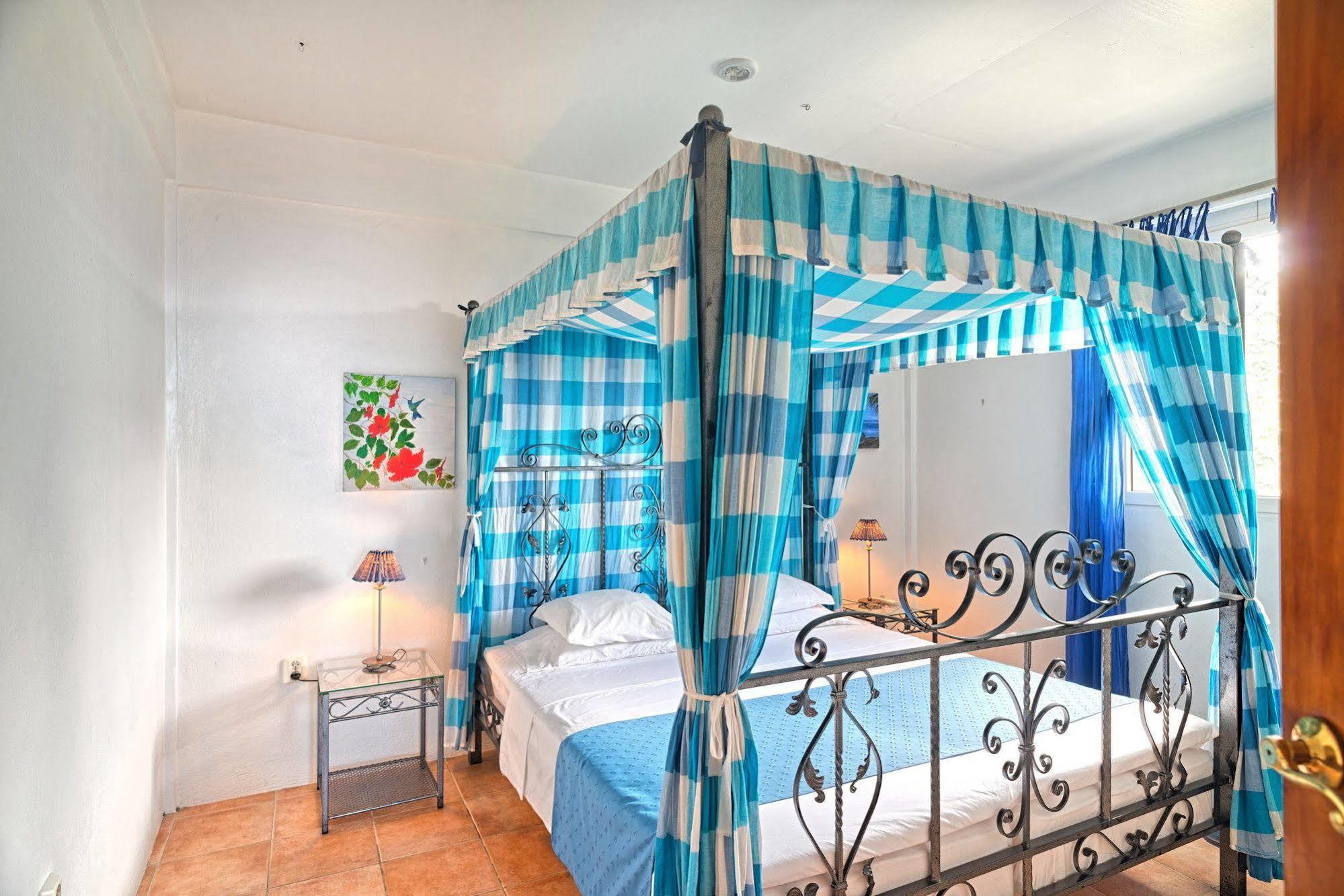 Caribbean Sea View Holiday Apartments Méro المظهر الخارجي الصورة